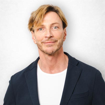 Dirk S.